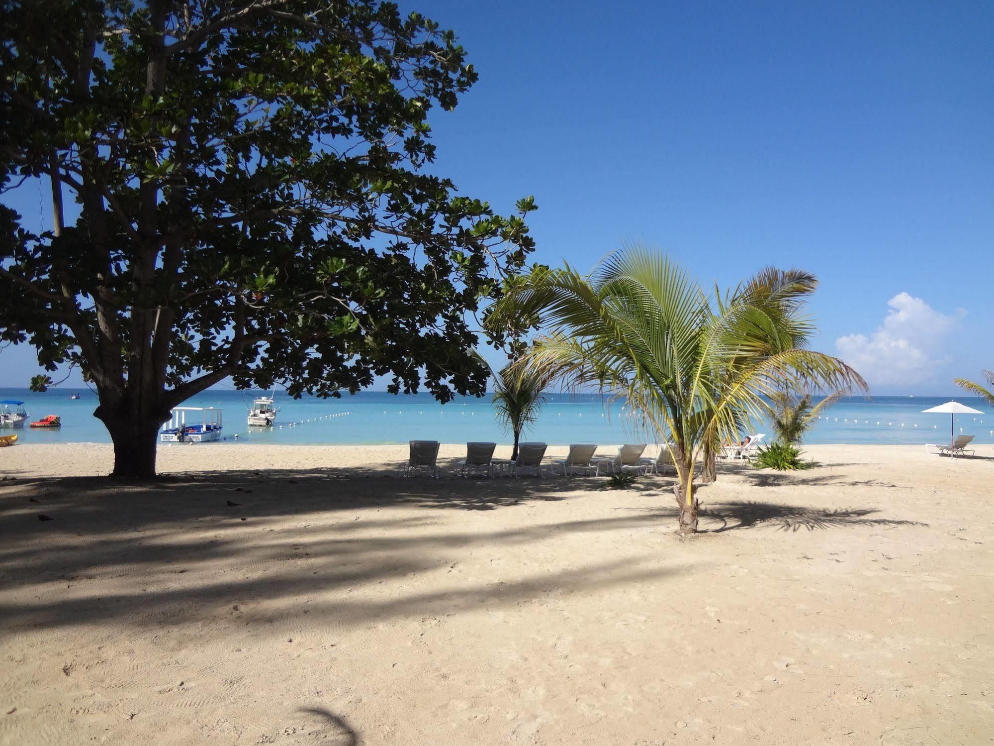 Idle Awhile Villas Negril Exterior photo